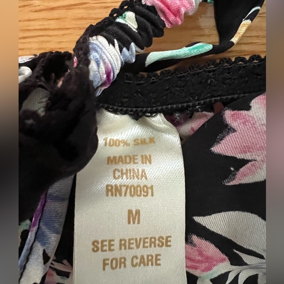 Vintage VICTORIA’S SECRET Gold Label 100% Silk Floral Bra and Panty Set Size M - Picture 6 of 7